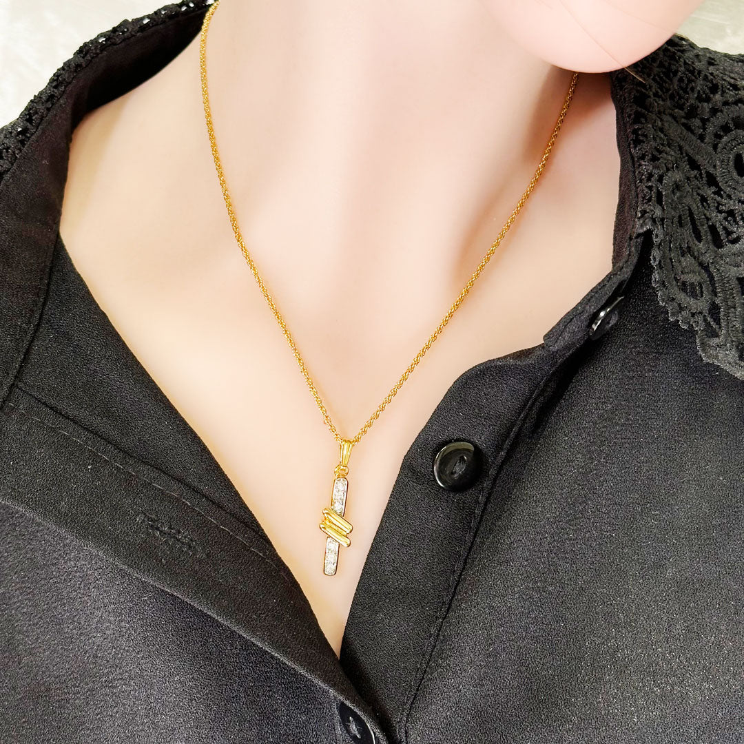 ノットイコールのチャーム ネックレス レディース ヴィンテージアクセサリー 22KTゴールドプレート 金 ニッケルフリー KEYES カナダ製 欧米 プレゼント ギフト