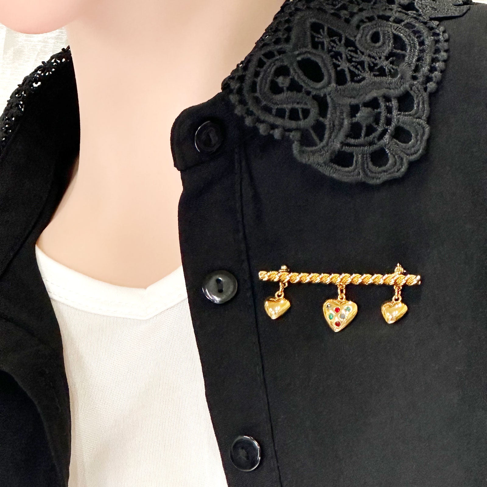 ヴィンテージブローチ 揺れる３連ハートのブローチ レディース ヴィンテージアクセサリー 22KTゴールドプレート 金 ニッケルフリー KEYES カナダ製 欧米 送料無料 プレゼント ギフト