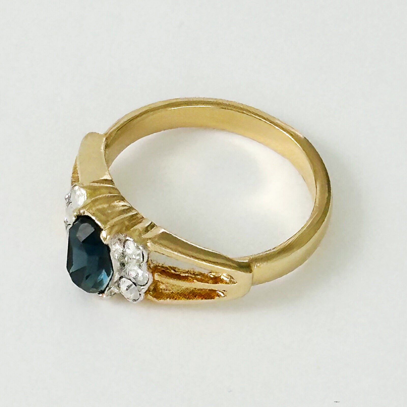 ヴィンテージリング ヴィンテージアクセサリー コスチュームジュエリー 11号 可愛い指輪 赤 青 22KTゴールドプレート 金 ニッケルフリー KEYES カナダ製 欧米 プレゼント ギフト