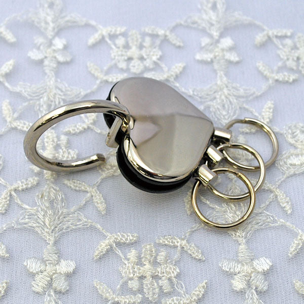 シンプルハートのキーホルダー　キーリング　デコパーツ　三連キーホルダー